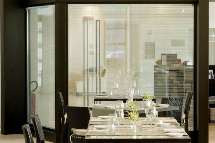 Dining 42 of 66