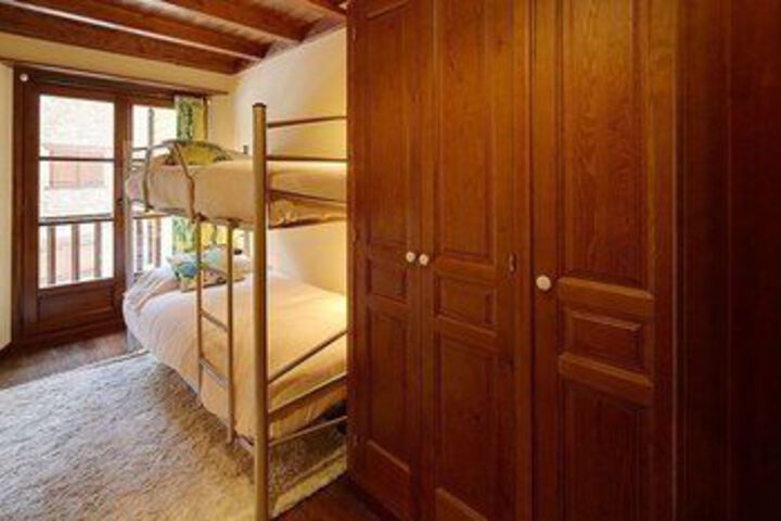 Room 8 of 20