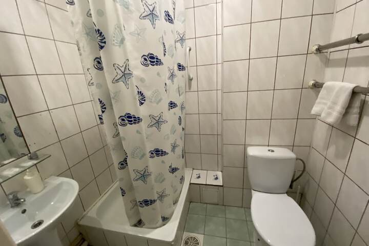 Room 245 of 272