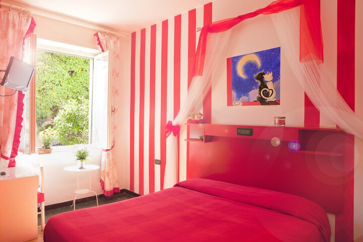 Room 4 of 38