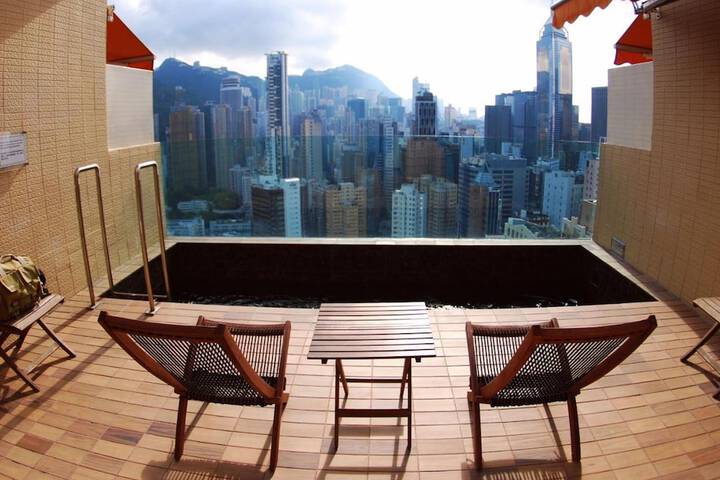 Hotel Pool