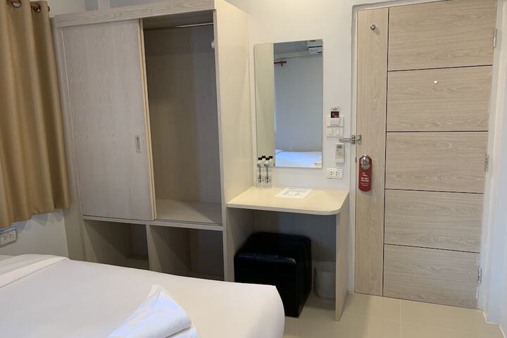 Room 7 of 36