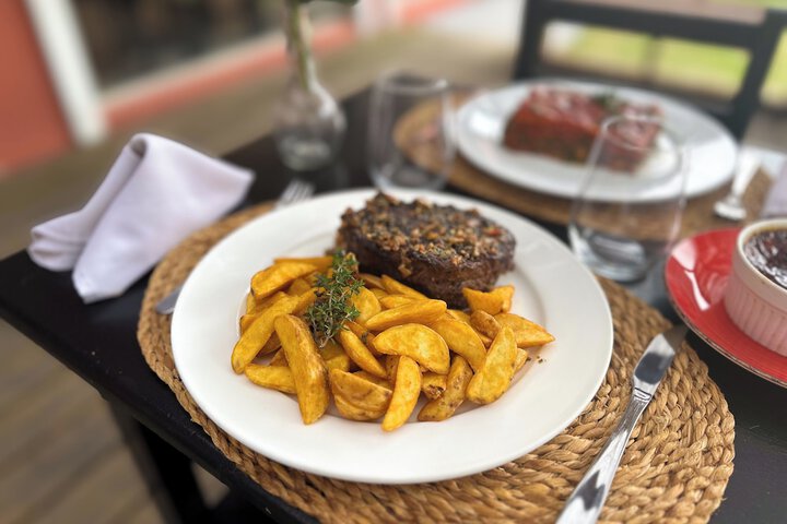 Dining 54 of 106