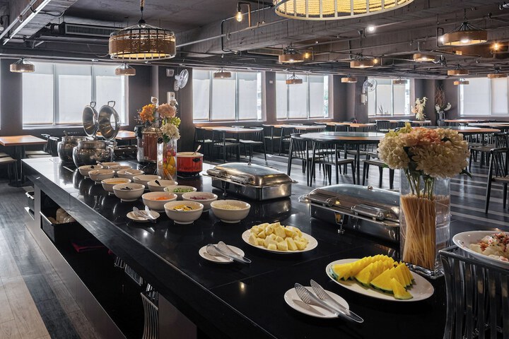 Dining 60 of 71