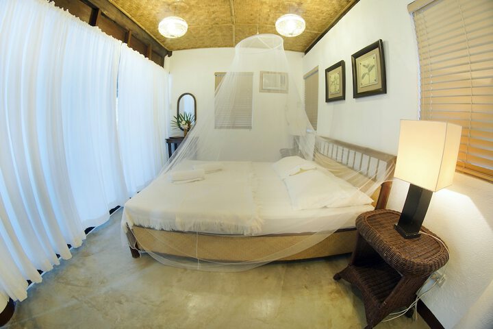 Room 8 of 48