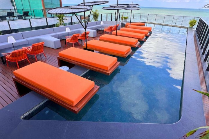 Pool 14 of 24