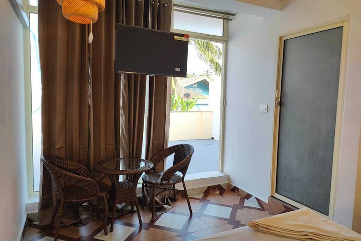 Room 5 of 6