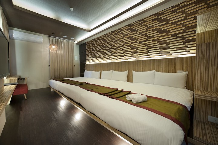 Room 7 of 38