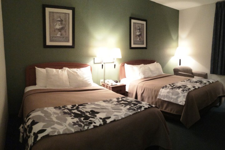 2 Double Beds (3 of 11)