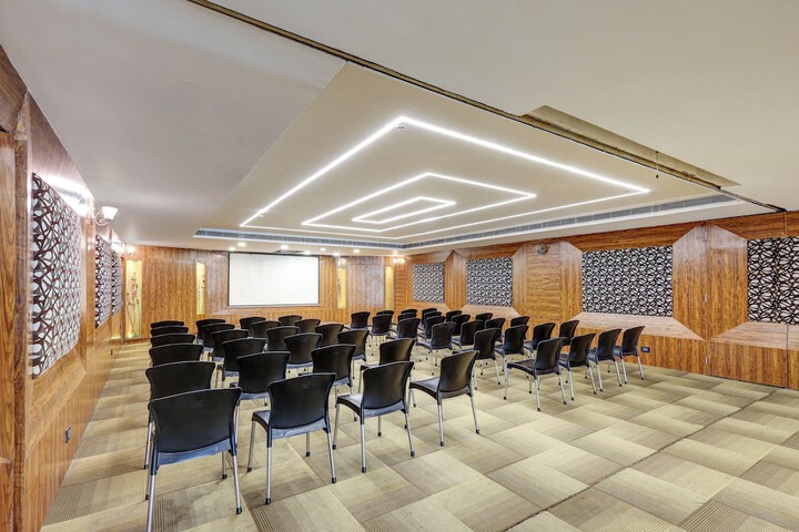 Ballroom/Hall 40 of 50