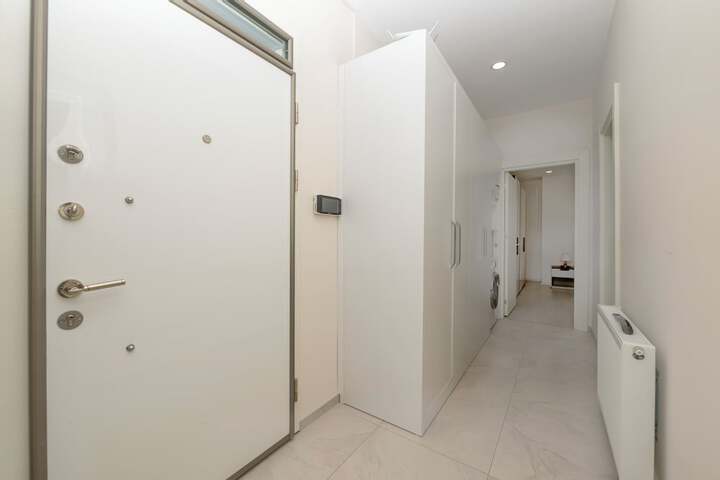 Room 6 of 271