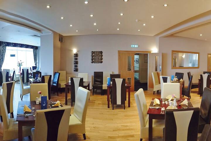 Dining 57 of 76
