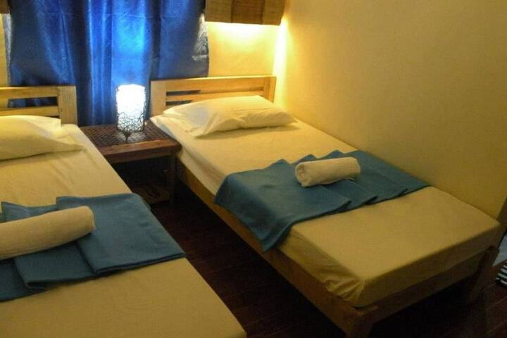 Room 2 of 29