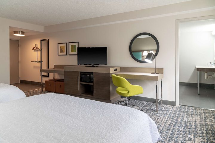 2 Queen Beds (7 of 7)