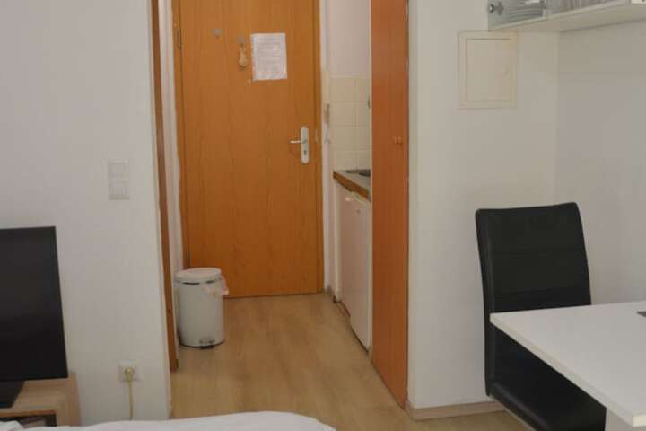 Room 38 of 80