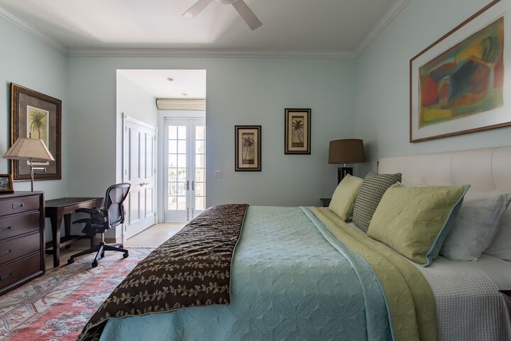 Room 22 of 214