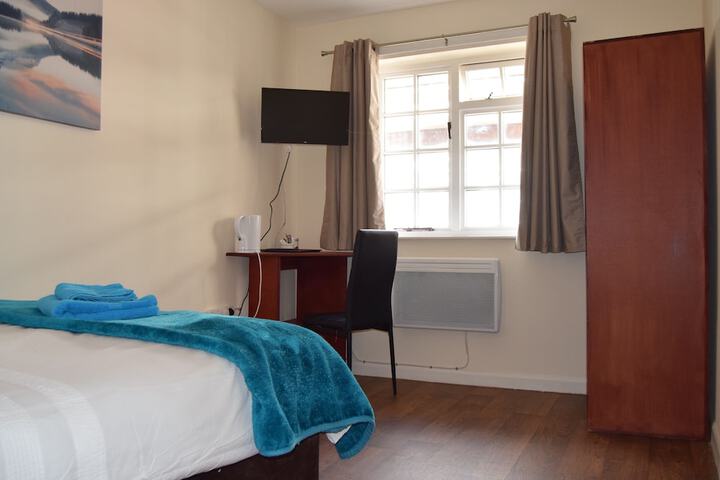 Room 12 of 27