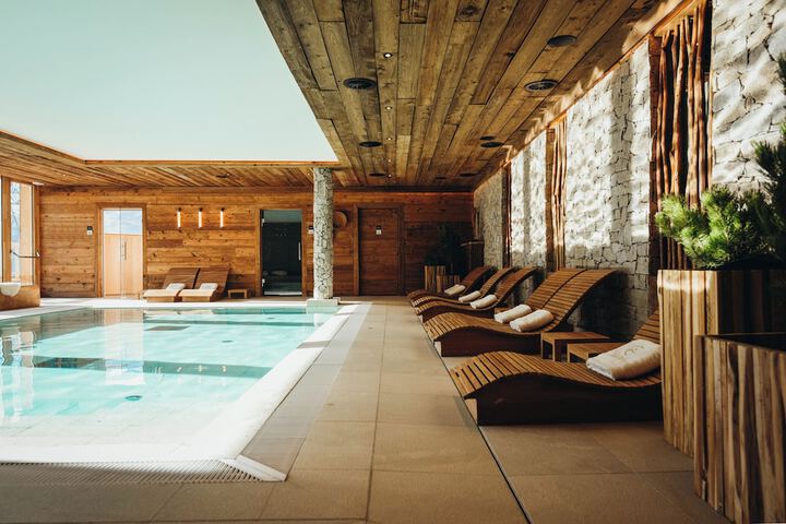 Pool 25 of 63