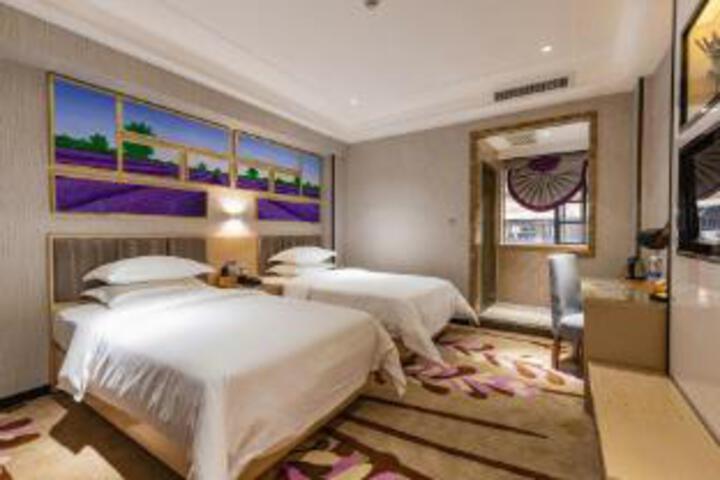 Room 4 of 6