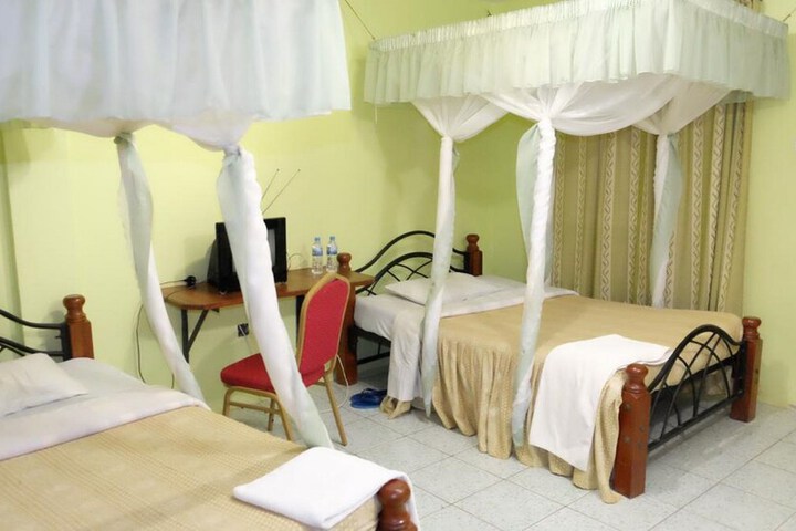 Room 11 of 31