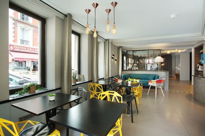 Entrance & Lobby