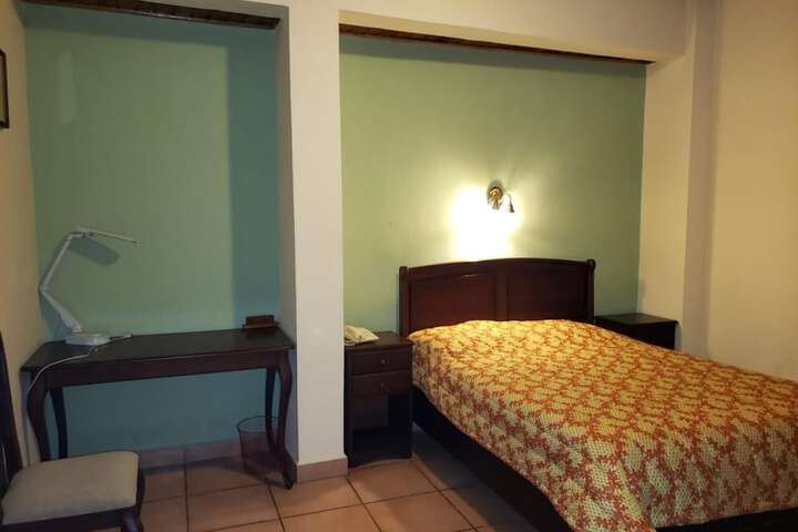 Room 13 of 40