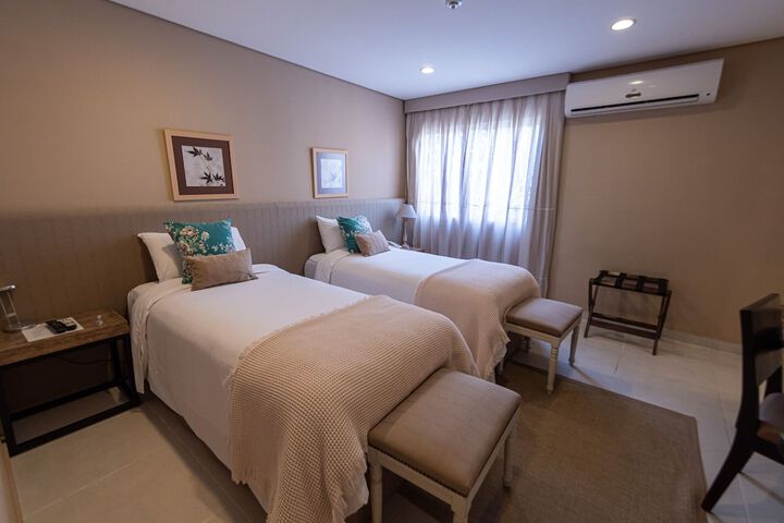 Room 7 of 27