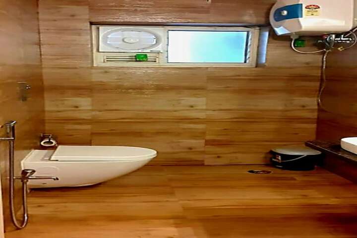 Room 35 of 60