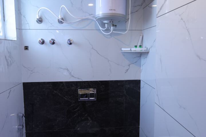 Room 14 of 18