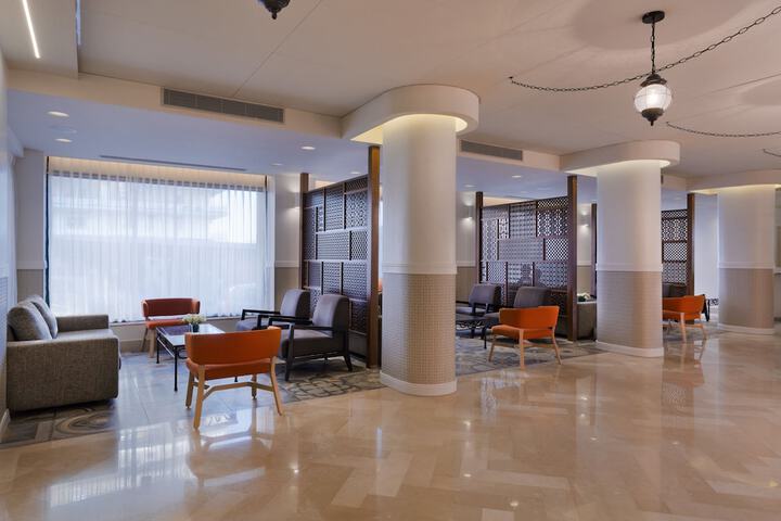 Entrance & Lobby