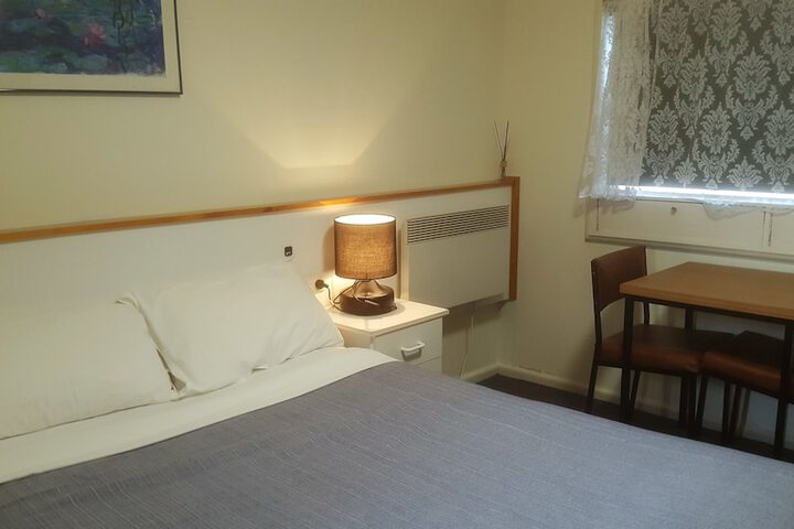 Room 8 of 40