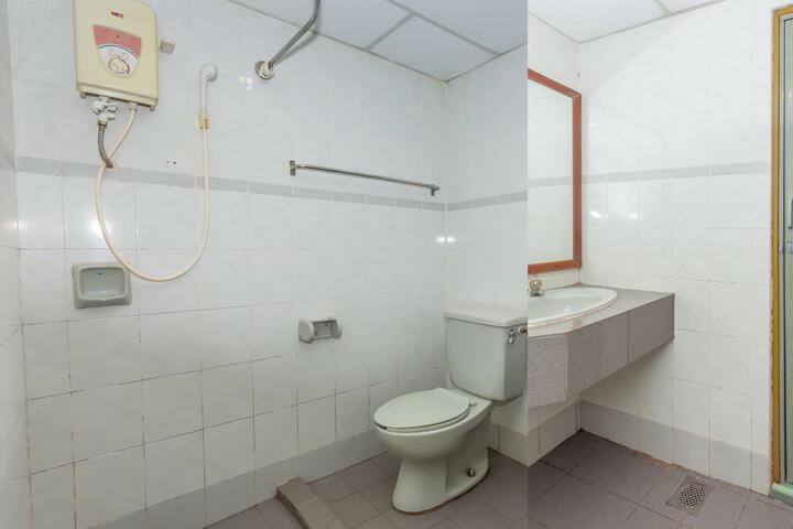 Room 2 of 18