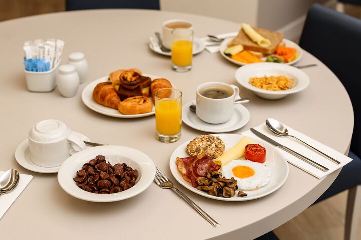 Breakfast/Coffee Service 101 of 126