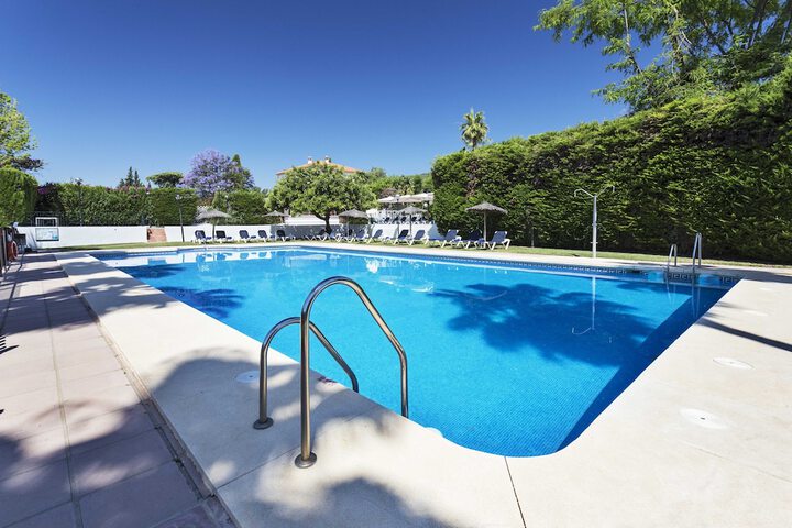 Pools & Facilities