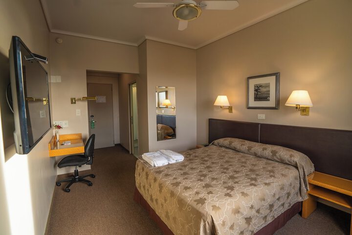 Room 9 of 31