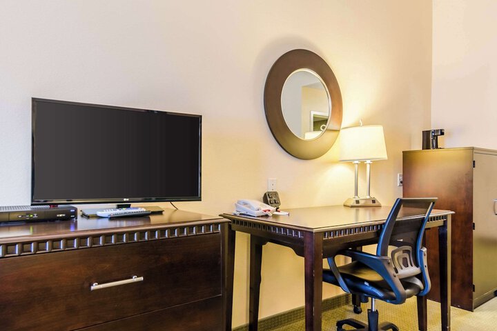 Room 6 of 39