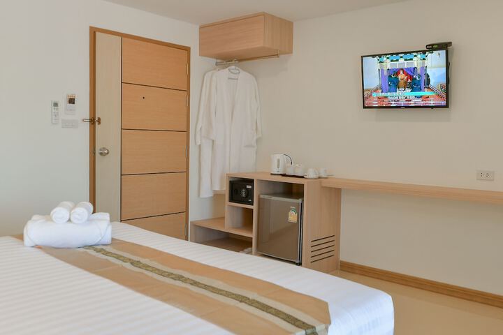 Room 6 of 56