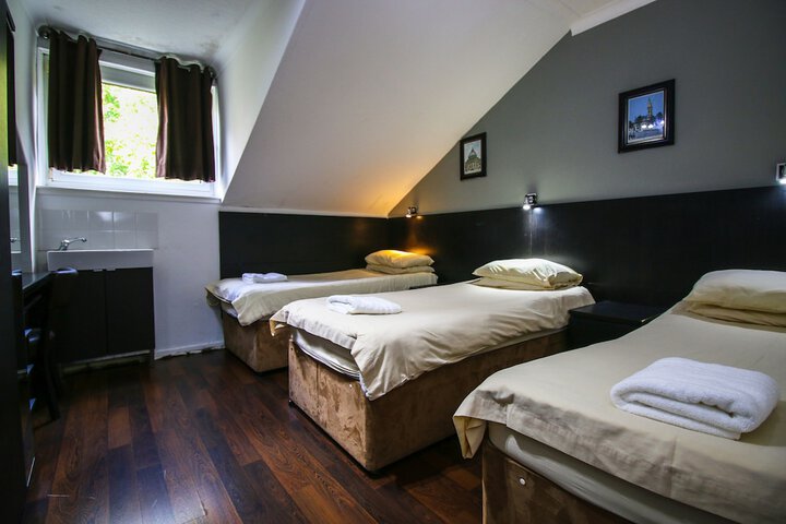 Room 34 of 65