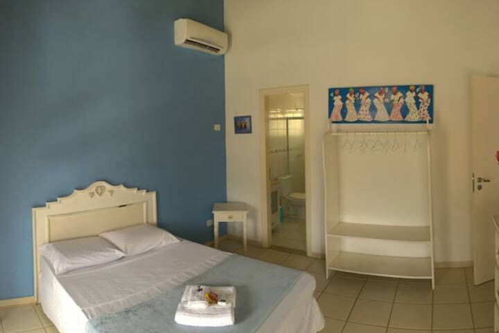 Room 8 of 14