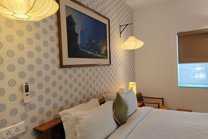 Room 9 of 85