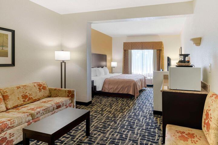 1 King Bed (7 of 10)