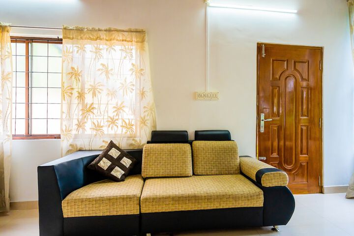 OYO 14757 Home Charming 2BHK Kundanoor