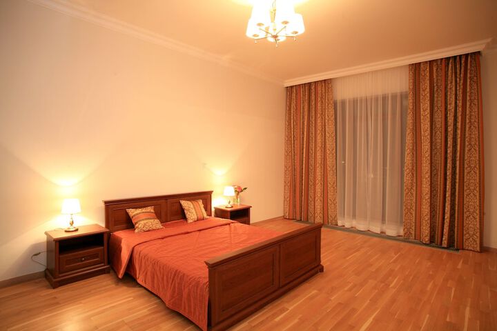 Room 4 of 51