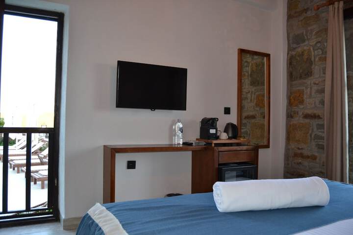 Room 5 of 20