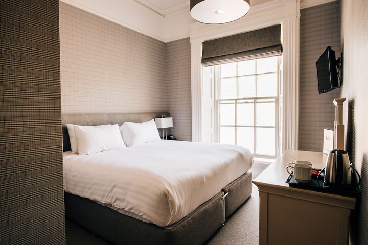 Room 5 of 43