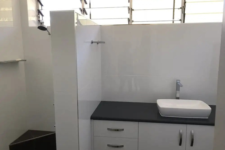 Room 7 of 12