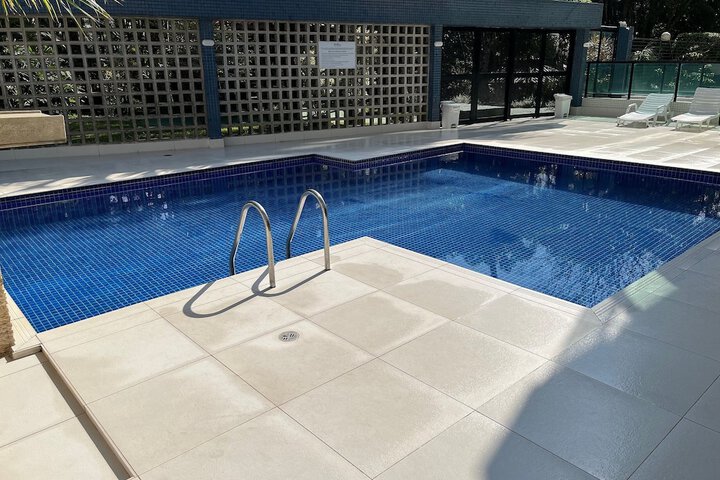 Pool 130 of 487