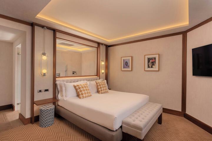Room 36 of 82