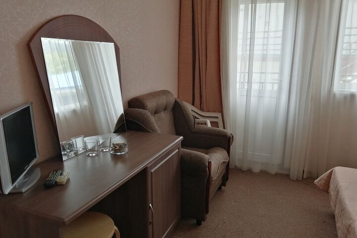 Room 3 of 22