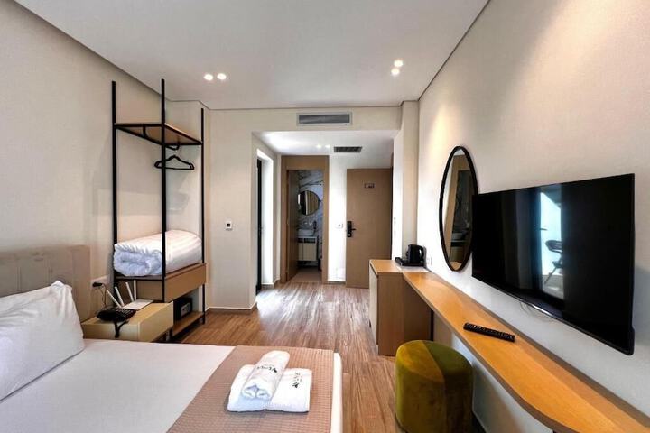 Room 10 of 70
